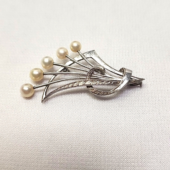 Mikimoto Estate Akoya Pearl Brooch Pin Sterling Silver 5.4 mm - Picture 1 of 8